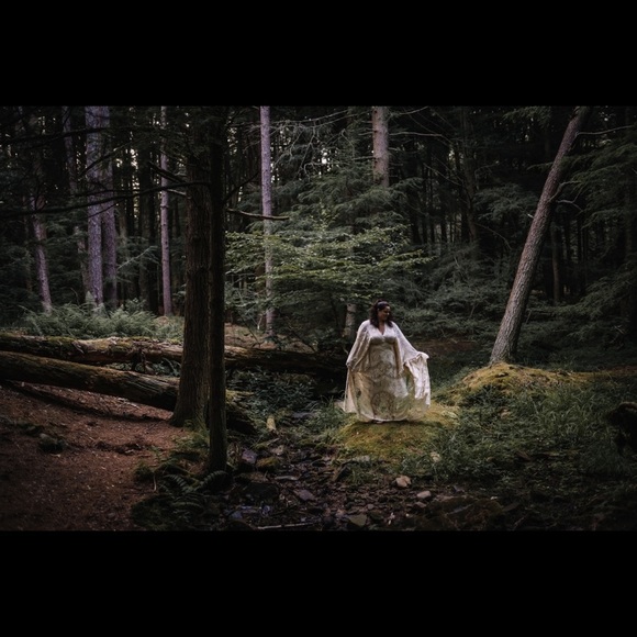 Meet your Posher, Bethany - Picture 1 of 2